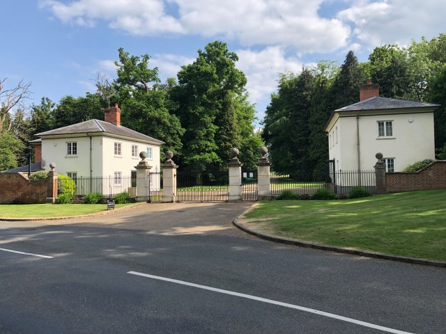 3E6602F8-9E3C-4164-B2DC-0648F2F85D78